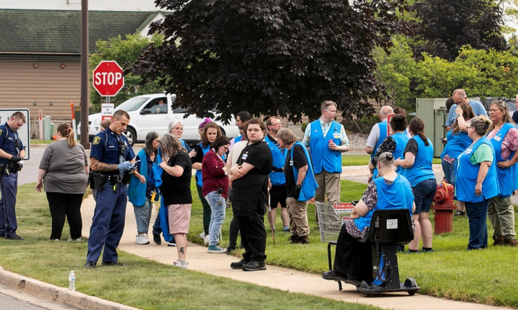 At least 11 people stabbed at Walmart in Michigan; suspect in custody At least 11 people stabbed at Walmart in Michigan; suspect in custody