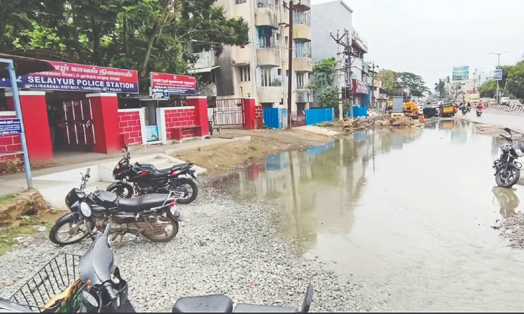 Chennai Citizen Connect: At Selaiyur, even police station is not free from waterlogging Chennai Citizen Connect: At Selaiyur, even police station is not free from waterlogging