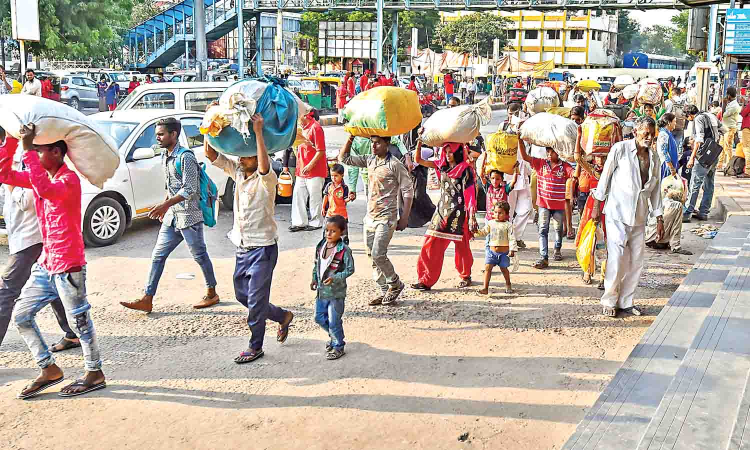 Invisible voters: Migrant workers in TN fear being left out of Bihar SIR Invisible voters: Migrant workers in TN fear being left out of Bihar SIR