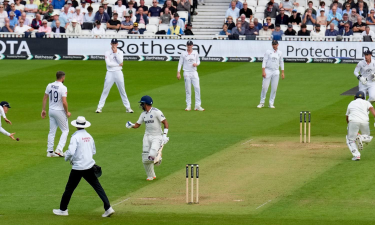 Karun Nair plays career-saving knock as India make 204/6 on day one Karun Nair plays career-saving knock as India make 204/6 on day one