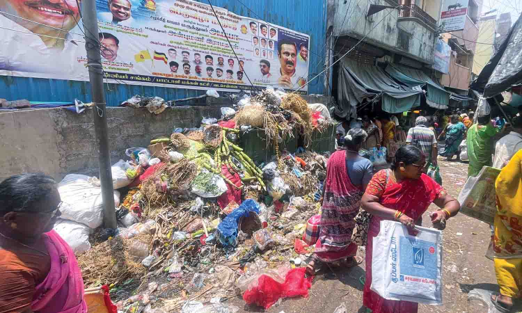 Waste wreaks havoc in  Thiru Vi Ka Nagar and Royapuram zones