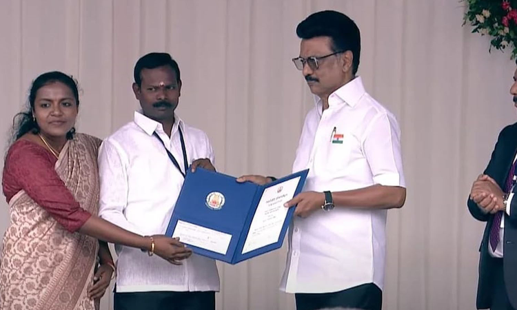 Avadi Corporation receives award for best local body in Tamil Nadu Avadi Corporation receives award for best local body in Tamil Nadu
