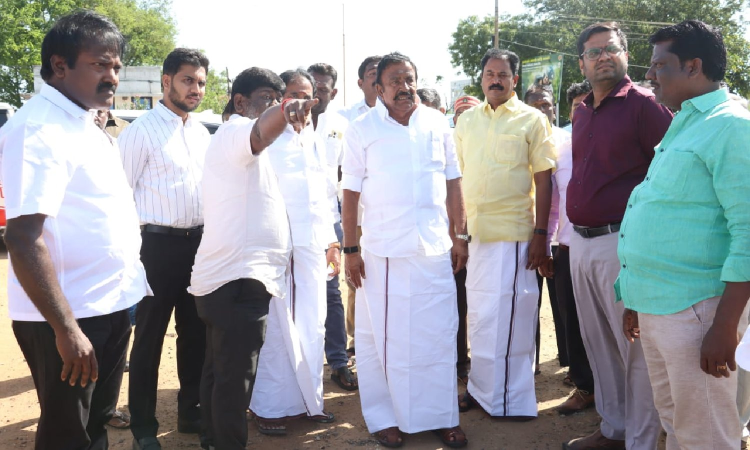 Min Nehru inspects Panjapur-Woraiyur link road phase 3 works Min Nehru inspects Panjapur-Woraiyur link road phase 3 works