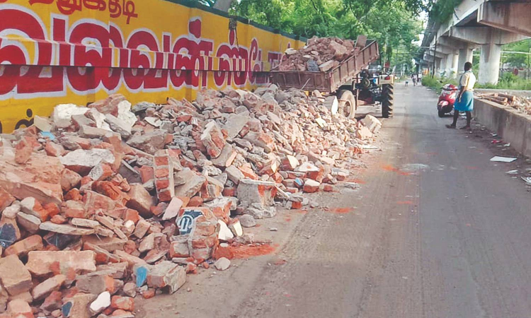GCC turns blind eye to its own contractor flouting debris rules