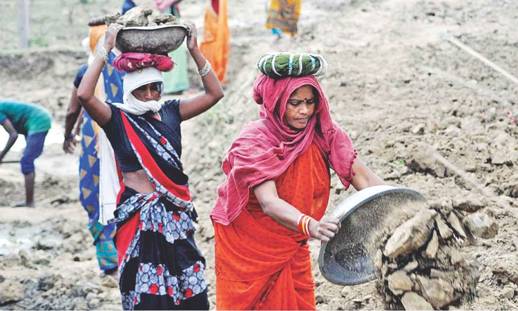 MGNREGS: Only 197 of 42L rural households got 100 person-days MGNREGS: Only 197 of 42L rural households got 100 person-days