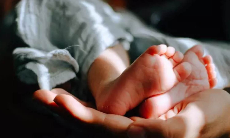 Chennai: 46-day-old  infant chokes while being fed milk, dies