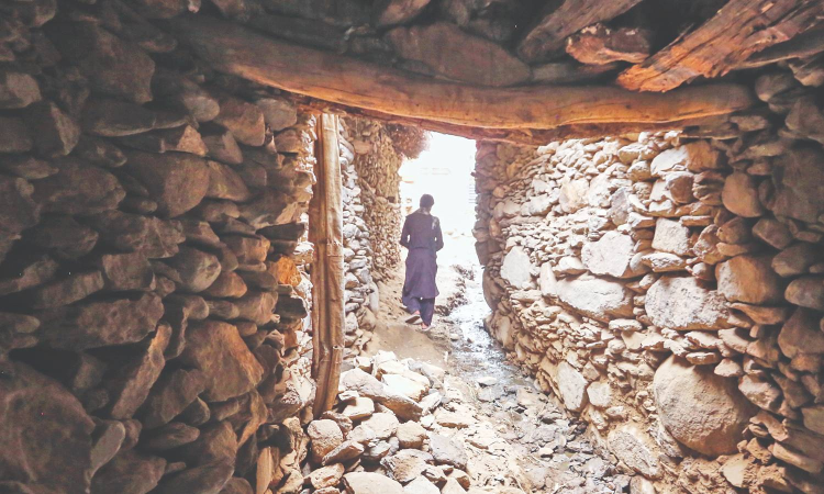 Afghan quake: Male rescuers aided men but not women Afghan quake: Male rescuers aided men but not women