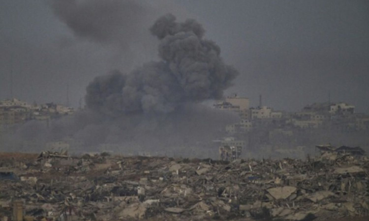 Israeli strikes on Gaza City kill at least 14 as some countries move to recognise Palestinian state