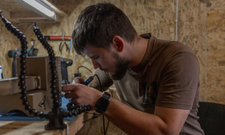 To protect soldiers, Ukraine uses remote-controlled vehicles for dangerous missions