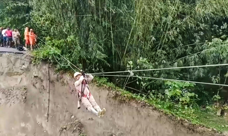 Ten dead as heavy rain triggers massive landslides in Darjeeling; CM visit on Oct 6