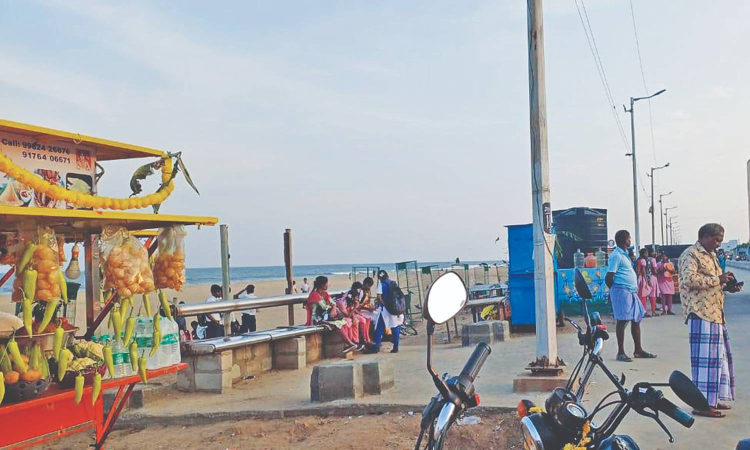 Chennai Citizen Connect: Two make-shift bus stands on Loop Road calls for attention