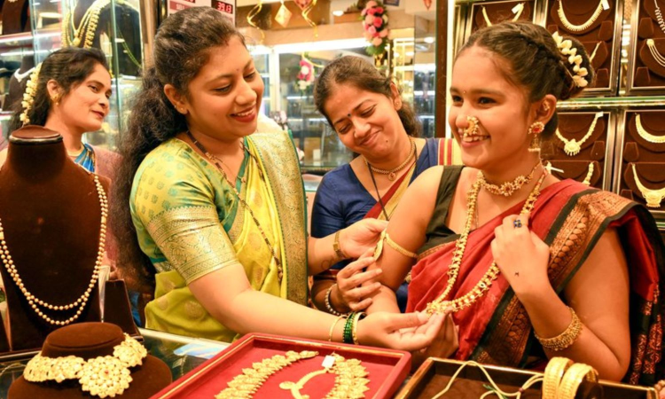 Silver crosses Rs 1.64 lakh level, gold surges by over Rs 2,000 this week