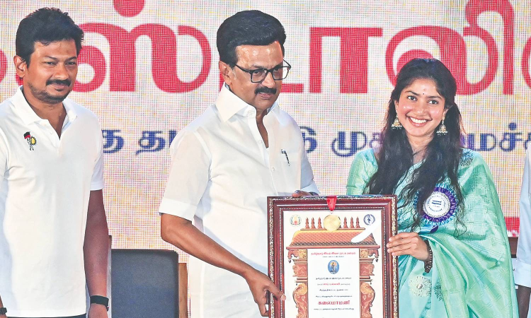 CM Stalin sees artistes as emissaries of Tamil identity